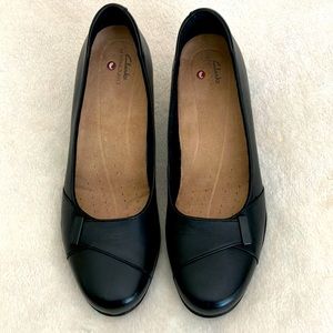 Clarks Unstructured "Rosalyn Belle" black leather pumps. Size 7.5M. NWOT